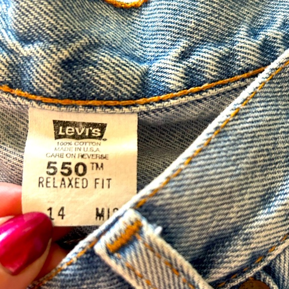 Women’s Vtg 90’s Levi’s 550 Relaxed Fit Light Wash Denim High Waist Shorts Sz 14 - Picture 8 of 8
